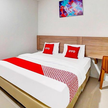 Oyo 91211 Mega Comfort Guest House Medan Exteriér fotografie