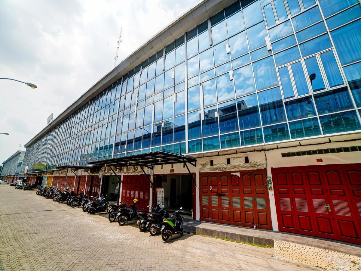 Oyo 91211 Mega Comfort Guest House Medan Exteriér fotografie