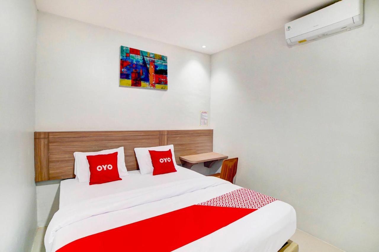 Oyo 91211 Mega Comfort Guest House Medan Exteriér fotografie