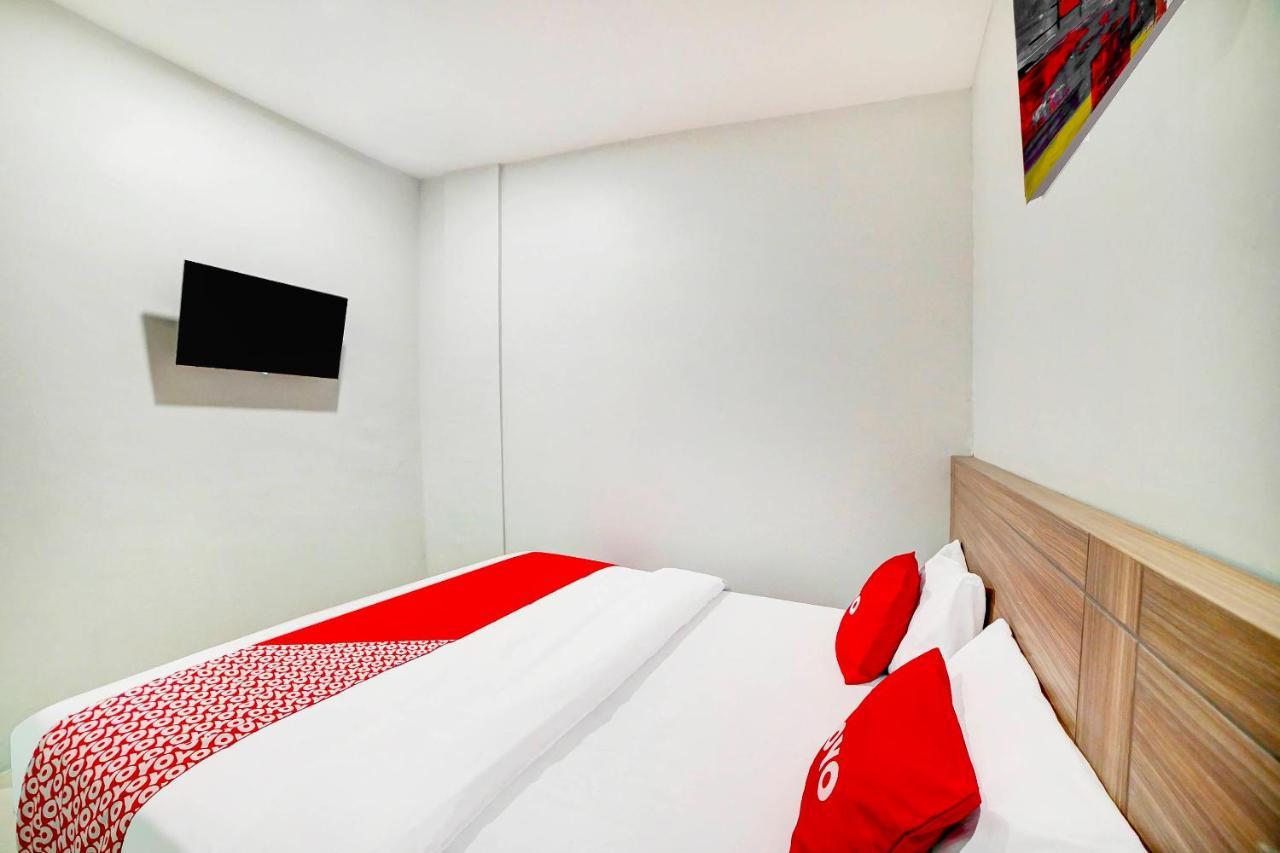Oyo 91211 Mega Comfort Guest House Medan Exteriér fotografie