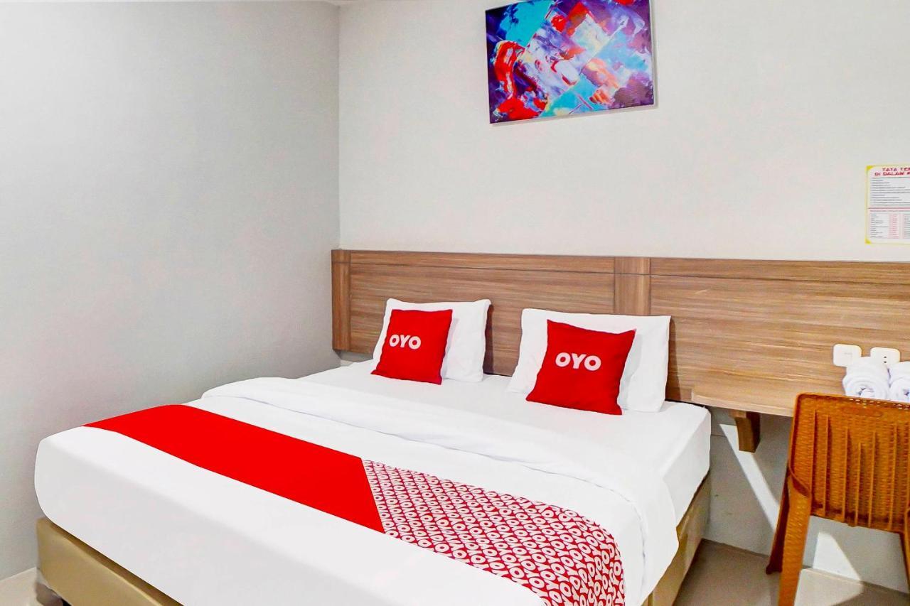 Oyo 91211 Mega Comfort Guest House Medan Exteriér fotografie